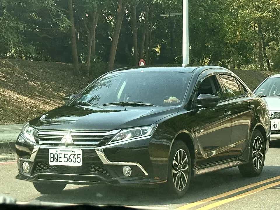 Mitsubishi Lancer