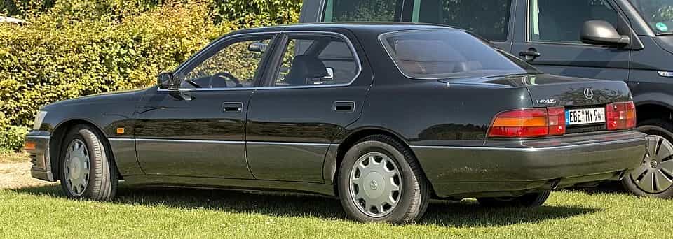 Lexus LS