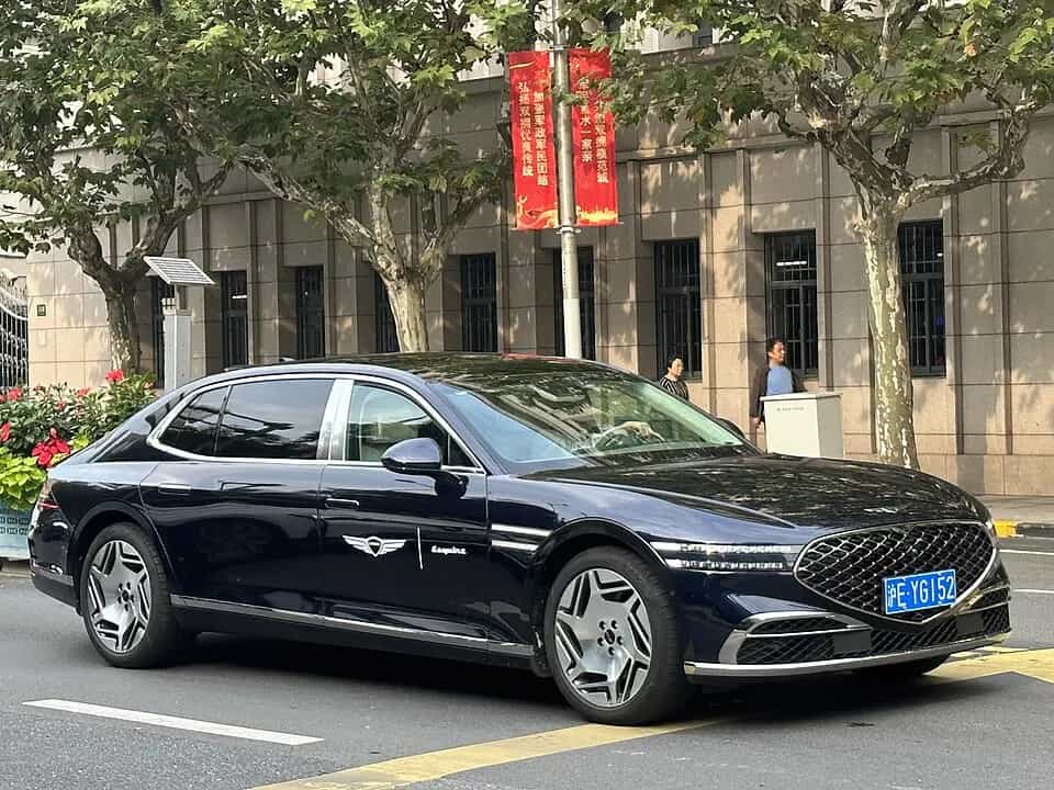 Genesis G90