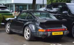 911