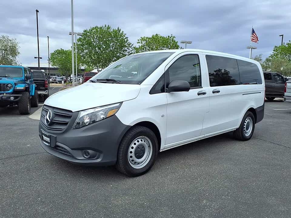 Mercedes-Benz Metris Passenger Van