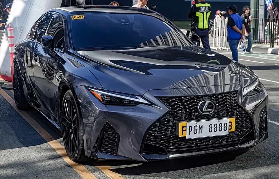 Lexus IS